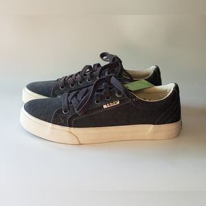 NWT Taos Plim Soul Women's Dark Gray Canvas Sneaker Size 7